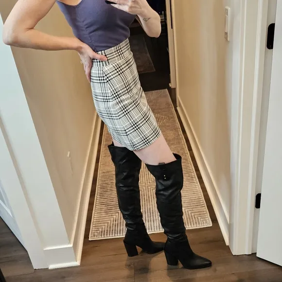 Theory Plaid Mini Skirt - SIZE 0
