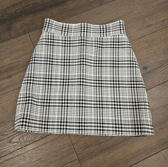 Theory Plaid Mini Skirt - SIZE 0