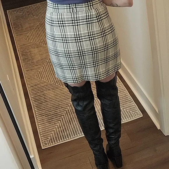Theory Plaid Mini Skirt - SIZE 0