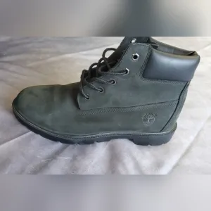 Timberland 6 Inch Black Nubuck Waterproof Boots Size 7