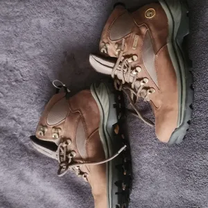 Timberland brand Women's Boots. Size 7. NWOT
