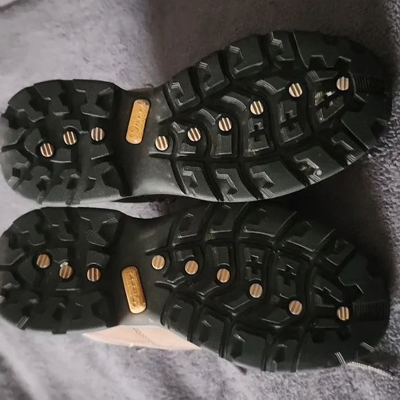 Timberland brand Women's Boots. Size 7. NWOT