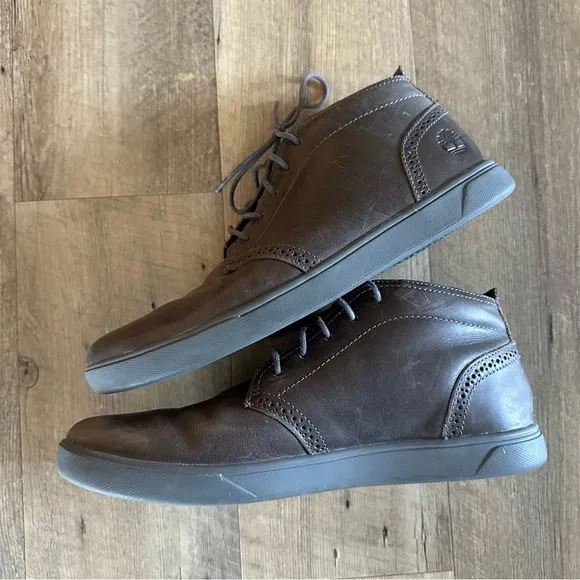 Timberland Groveton Mid Chukka Boots