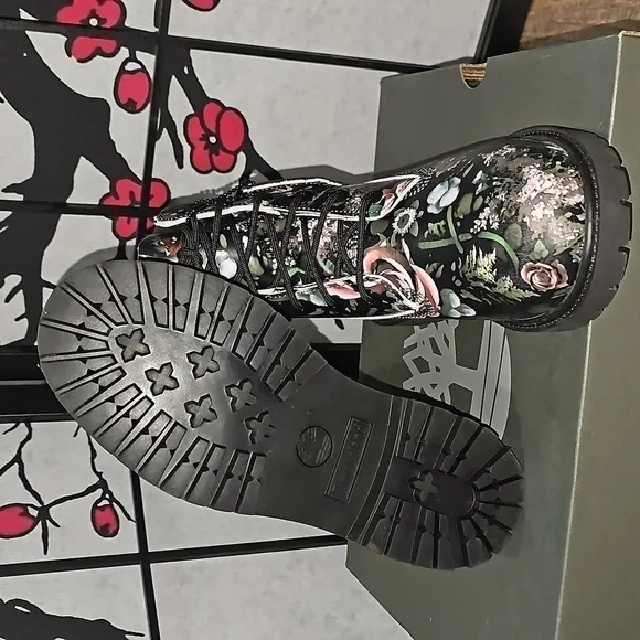 Timberland Waterproof Boots Floral NWB Size 6.5