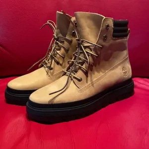 Timberland Waterproof Leather Suede Logo Boots New NeverUsed