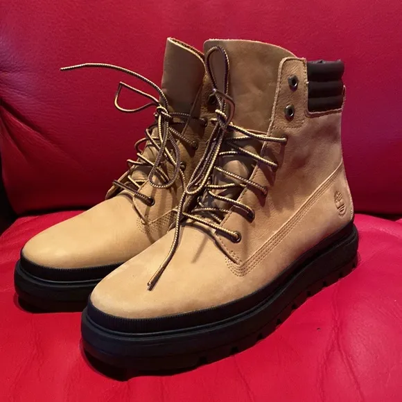 Timberland Waterproof Leather Suede Logo Boots New NeverUsed