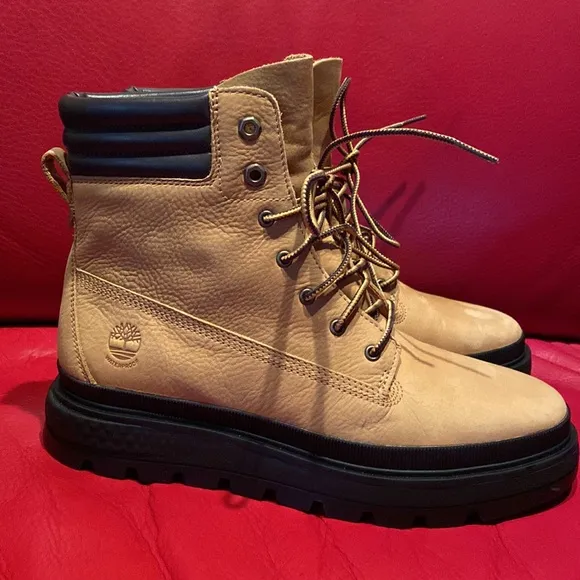 Timberland Waterproof Leather Suede Logo Boots New NeverUsed