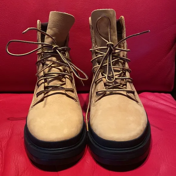 Timberland Waterproof Leather Suede Logo Boots New NeverUsed