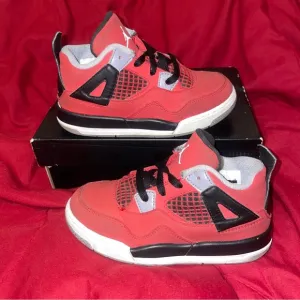 Toddlers Jordan Retro 4 ‘Toro Bravo’ (9c)