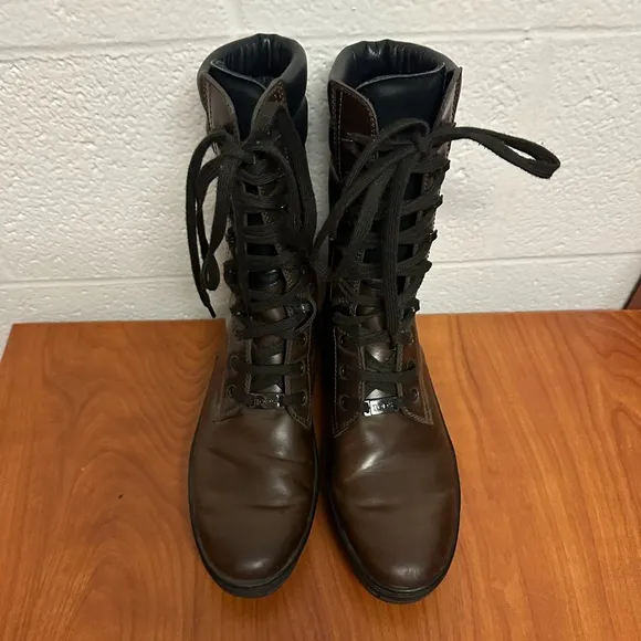 Tod’s Mid Calf Brown and Black Leather Lace Up Boots Size 7.5 37.5 Designer
