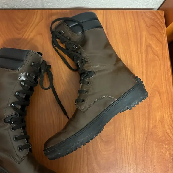 Tod’s Mid Calf Brown and Black Leather Lace Up Boots Size 7.5 37.5 Designer