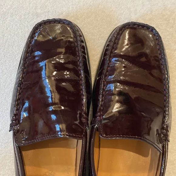 Tod’s wine oxblood burgundy patent leather rubber sole driving shoe Sz 39.5