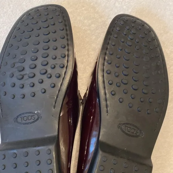 Tod’s wine oxblood burgundy patent leather rubber sole driving shoe Sz 39.5