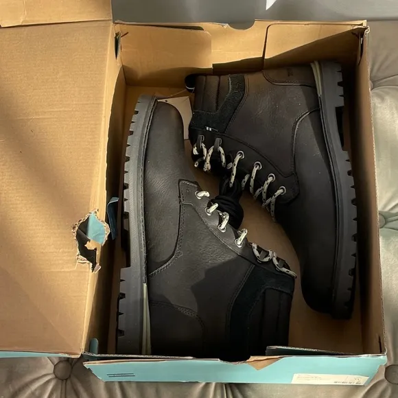 TOMS Boots