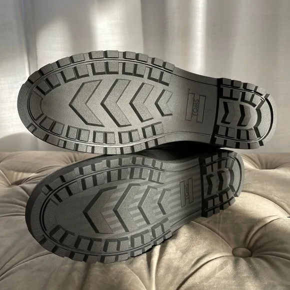 TOMS Boots