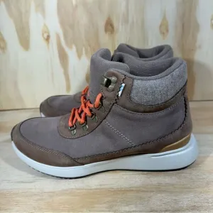 Toms Cascada Sneaker Boots Women’s Size 9.5 New with Tags