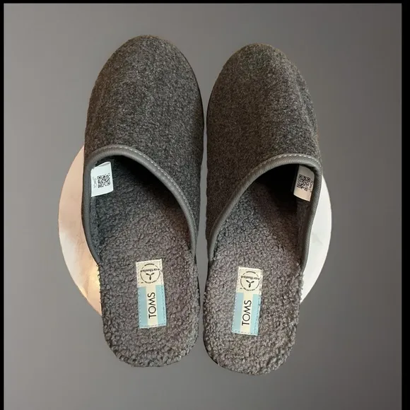 TOMS Harbor Slip-Ons Smoke Grey Fur Fleece Shearling Style Indoor Outdoor