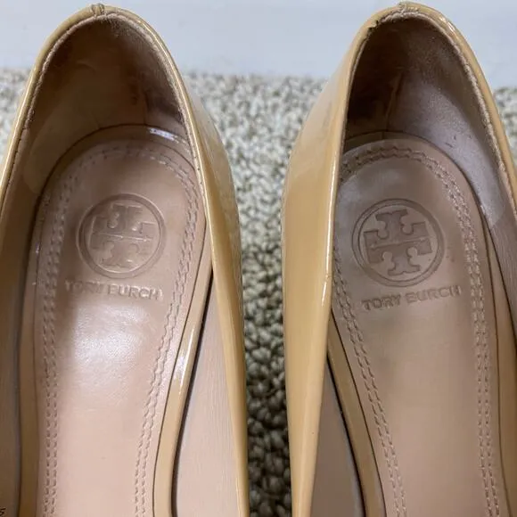 Tory Burch Astoria Heels Size 8 Nude Beige Patent Leather Designer Wedge Pump