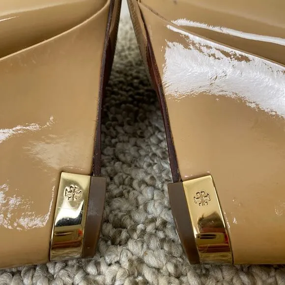 Tory Burch Astoria Heels Size 8 Nude Beige Patent Leather Designer Wedge Pump