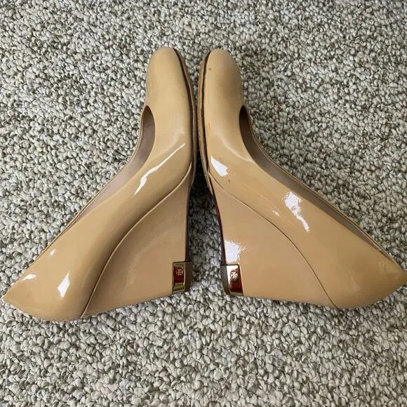 Tory Burch Astoria Heels Size 8 Nude Beige Patent Leather Designer Wedge Pump