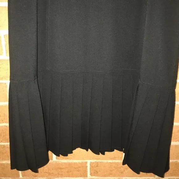 🖤TRACY REESE NY🖤PLEATED LBD WITH PATENT TRIM🖤