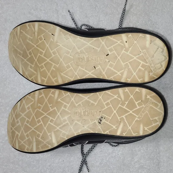 TRAQ by Alegria Lace-Up Athletic Shoes Qarma  Women’s Size 10