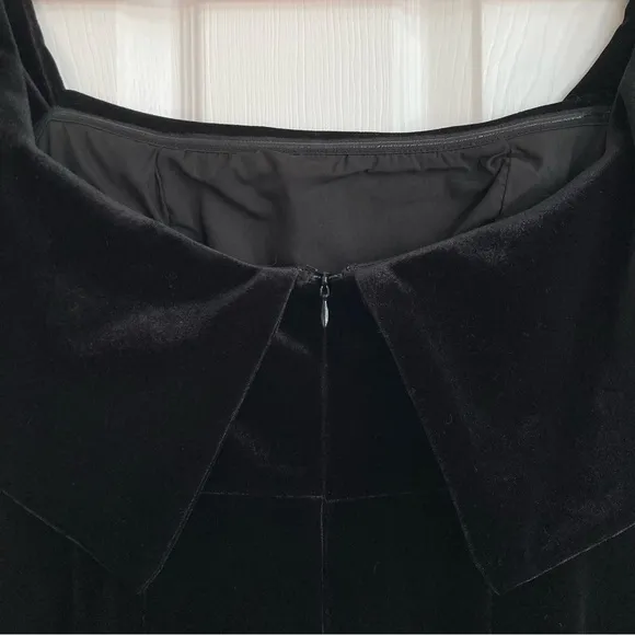 Tuckernuck Pomander Place Elise Black Velvet Off The Shoulder Midi Dress, Size M
