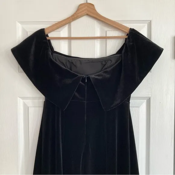 Tuckernuck Pomander Place Elise Black Velvet Off The Shoulder Midi Dress, Size M