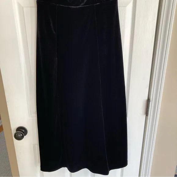 Tuckernuck Pomander Place Elise Black Velvet Off The Shoulder Midi Dress, Size M