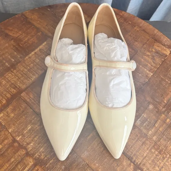 TUCKERNUCK SHOES Ivory Patent Jane Flats New in Box size 7