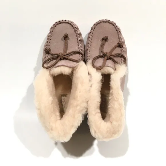 UGG Alena Sheepskin Lined Slippers -Dusk Pink Suede -Big Kids US 3 -NEW