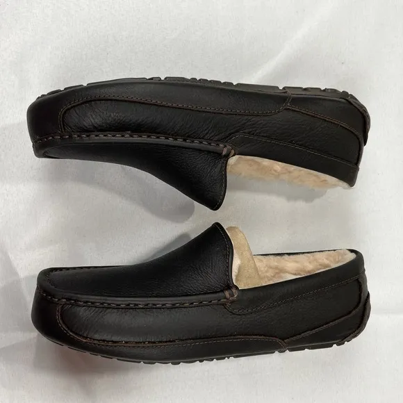 UGG ASCOT 5379 MEN'S LEATHER DARK SPICE SLIPPERS SIZE 11 (AUTHENTIC) BRAND NEW