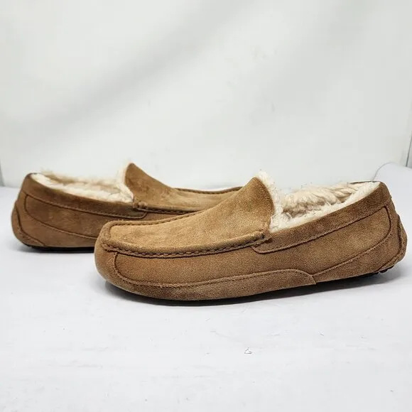 UGG Ascot Mens Size 9 Tan Suede Sheepskin Lined Moccasin Slippers