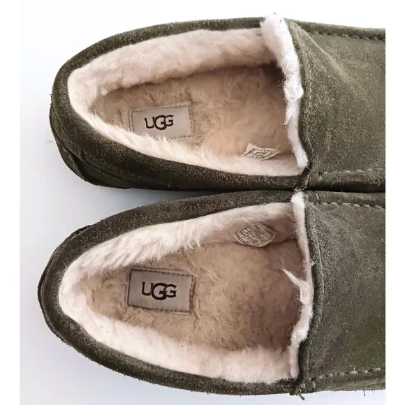 UGG Ascot Olive Green Suede Slipper Sheepskin Lined 1101110 Sz 10