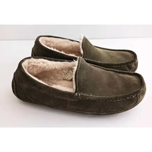 UGG Ascot Olive Green Suede Slipper Sheepskin Lined 1101110 Sz 10