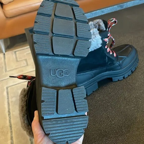 UGG Ashton Addie Waterproof Black size 7