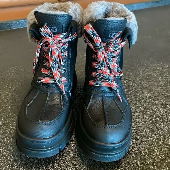 UGG Ashton Addie Waterproof Black size 7