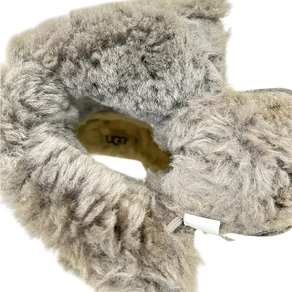 UGG Australia Adirondack Gray waterproof sheepskin lined Boots vibram soles 10