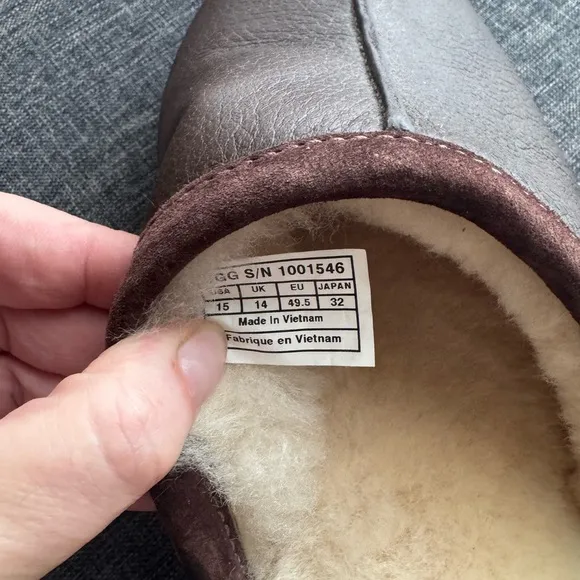 UGG Australia Scuff Slippers – Men’s Size 15 – Chestnut Brown