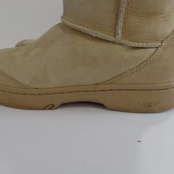 UGG Australia Ultimate 5275 Short Genuine Leather Sheep Skin Lining  Size W8