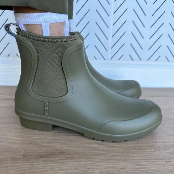 🌧️UGG Australia Women Boots Waterproof Rain 7 Chevonne Geniune Sheep Fur Olive