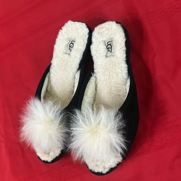 UGG Black and White Cozy Slippers with Fluffy Accents Size 9