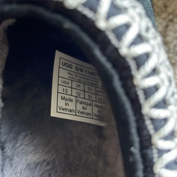 UGG Black Cozy Slippers with Plush Material