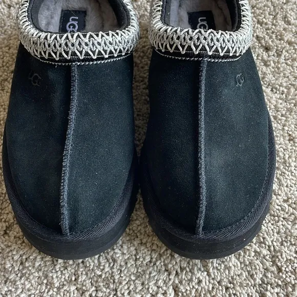 UGG Black Cozy Slippers with Plush Material