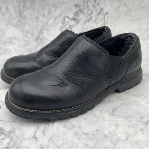 UGG, Black Leather Slip On Shoes. Size 7. In excellent condition!
