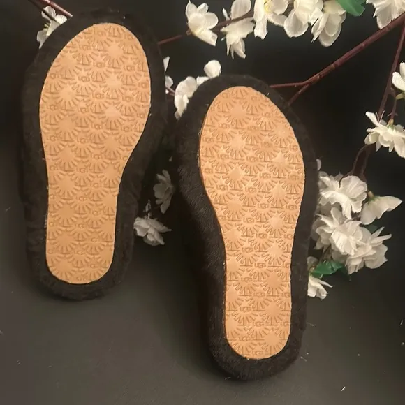 UGG Black Plush kids Slippers Cozy Indoor Footwear