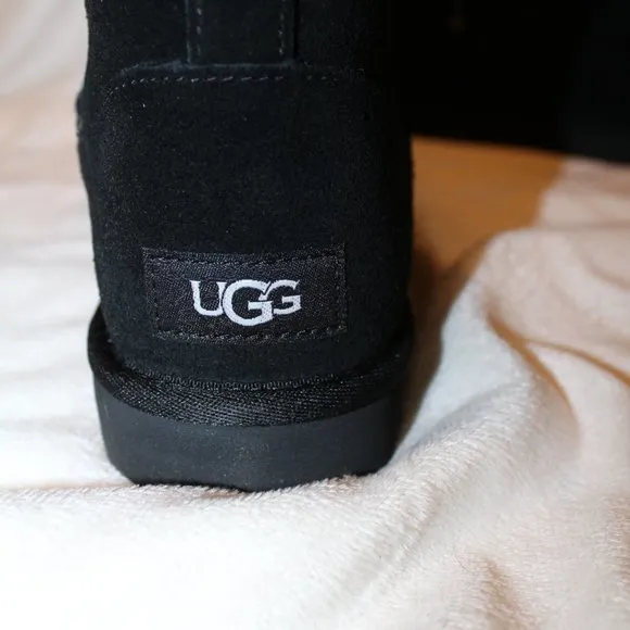 UGG BLACK WATER RESISTANT DOUBLE‎ ZIP MINI BOOTS