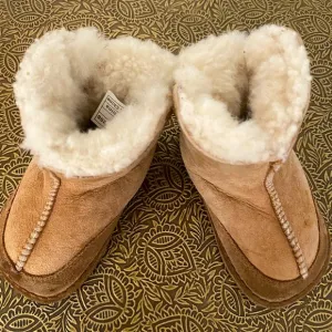 Ugg boots booties slippers - baby  EUC!