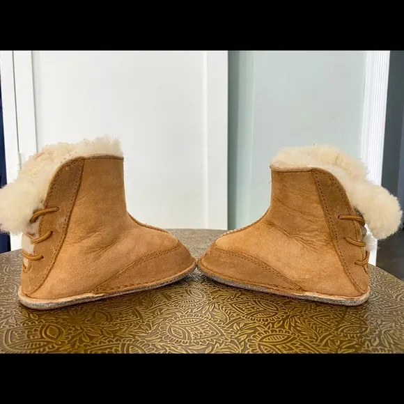 Ugg boots booties slippers - baby  EUC!