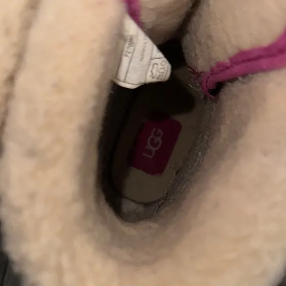 UGG Butte 2 Fuchsia Pink